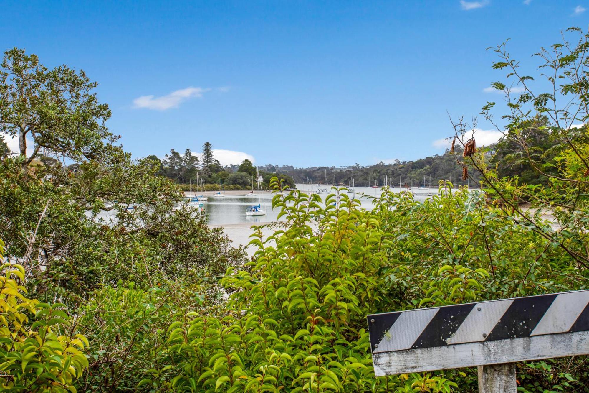 Greenhithe Hidden Gem With Sea Views And Air-Con Villa Auckland Exterior photo